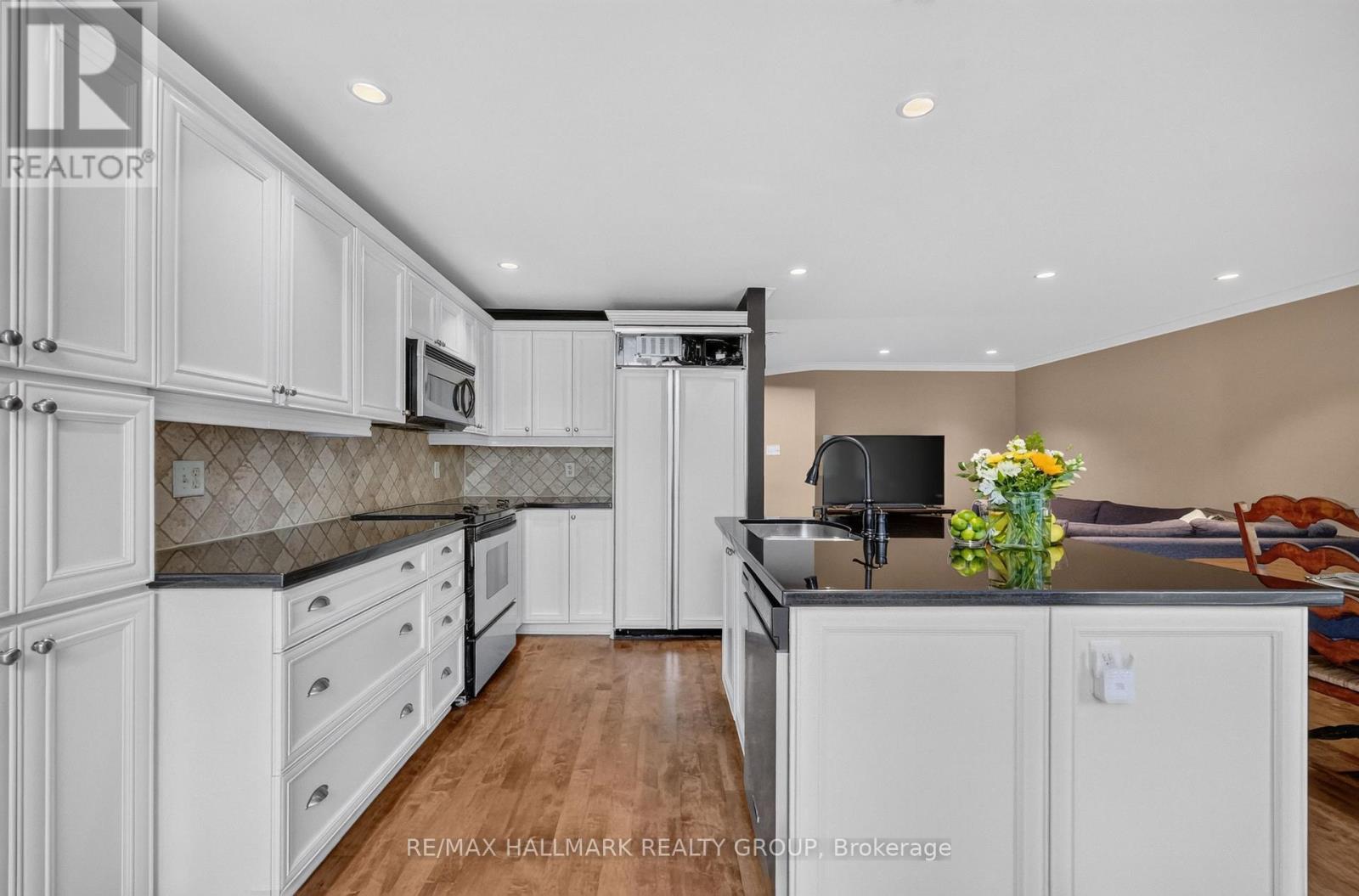 615 AQUAVIEW DRIVE - 10