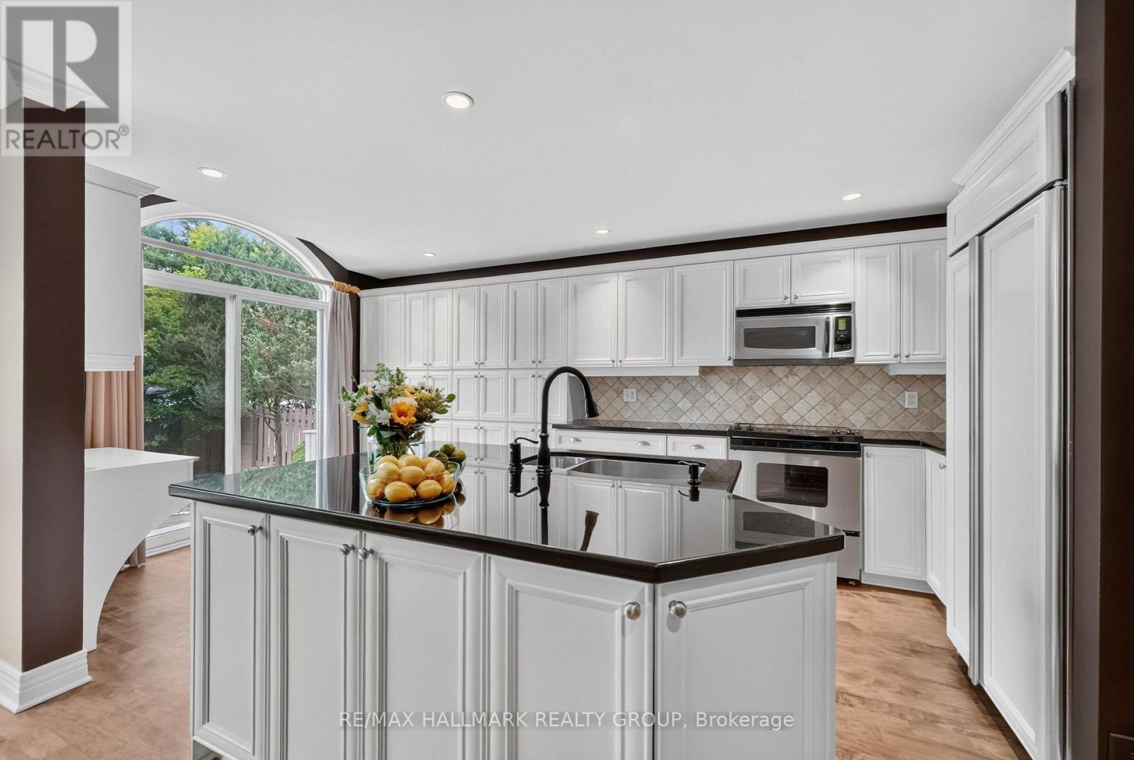 615 AQUAVIEW DRIVE - 11
