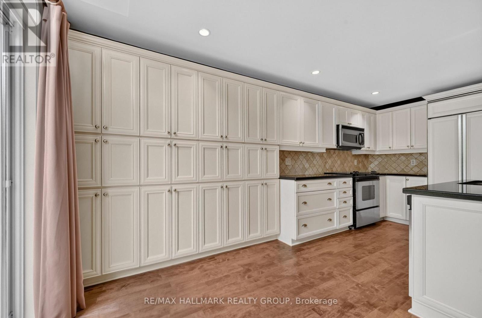 615 AQUAVIEW DRIVE - 14