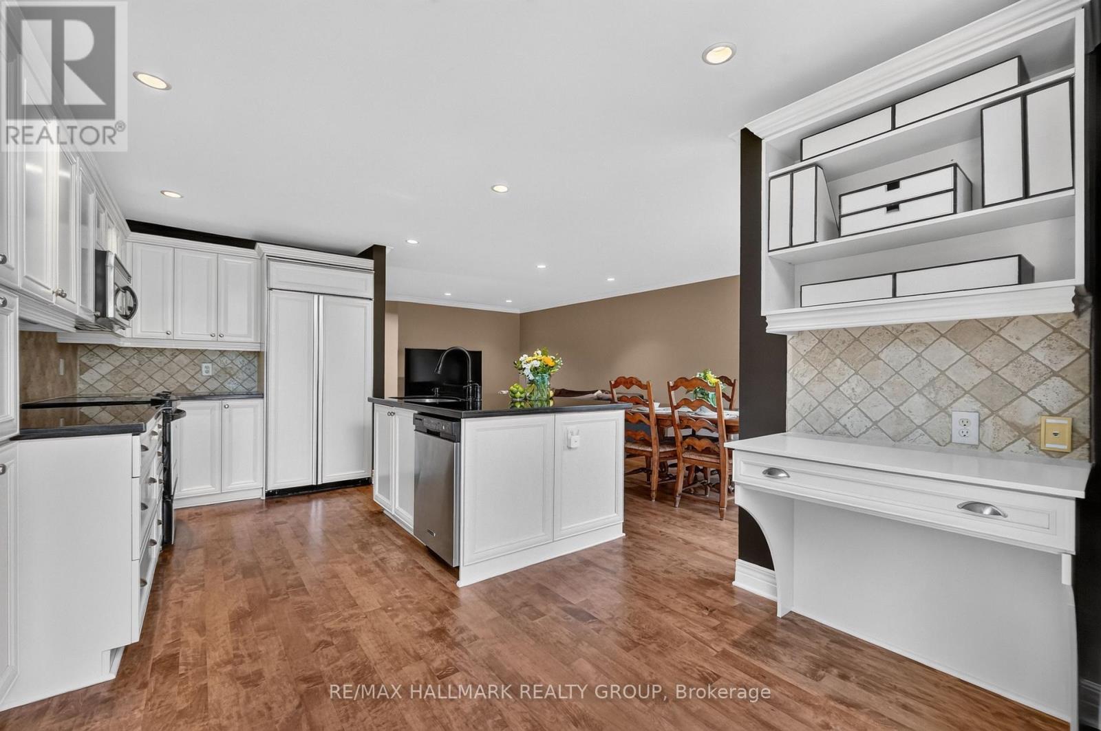 615 AQUAVIEW DRIVE - 15