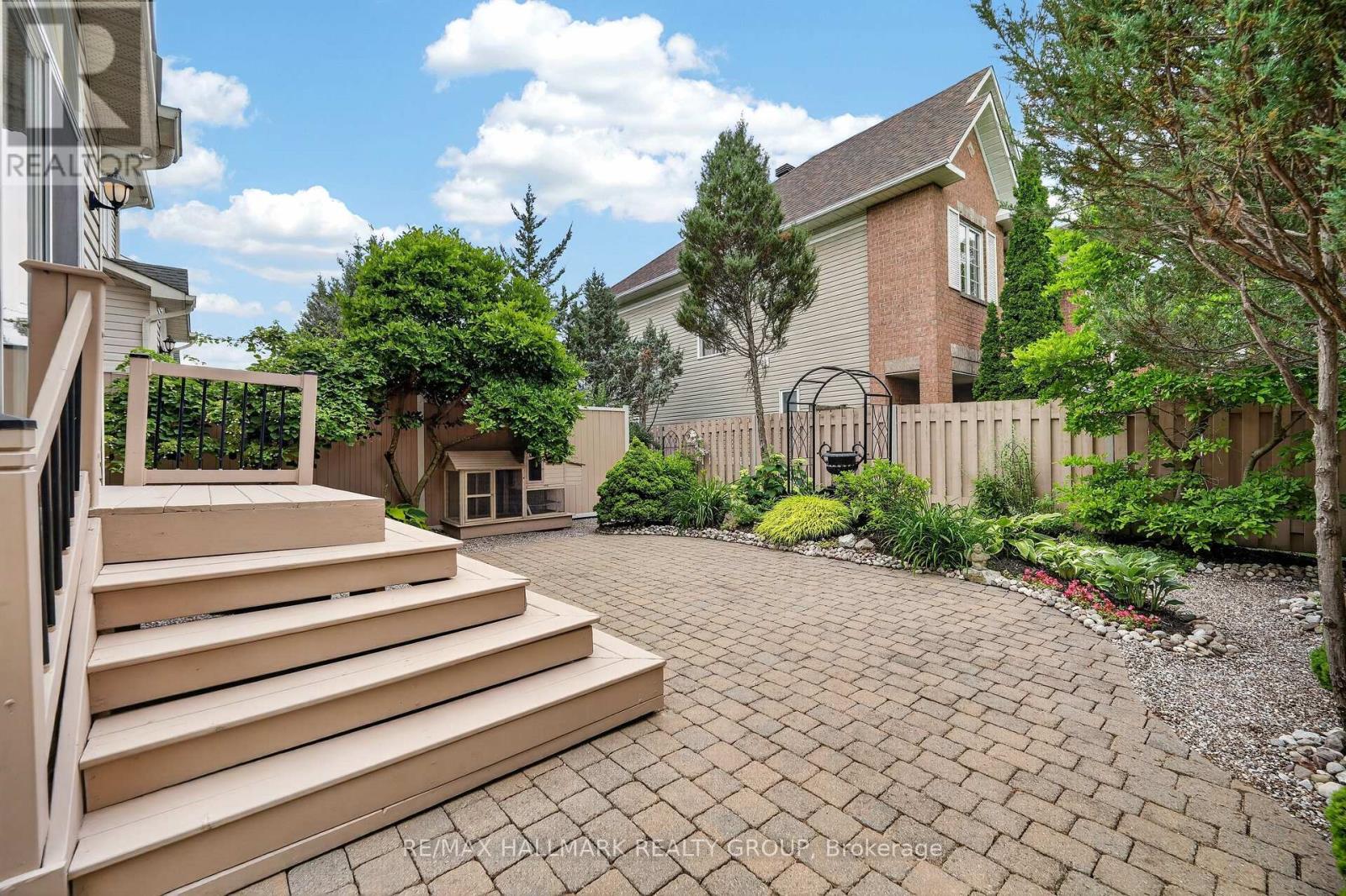 615 AQUAVIEW DRIVE - 32