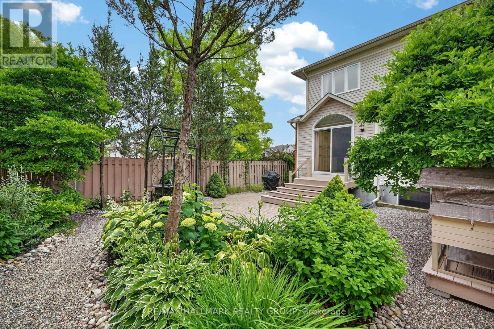 615 AQUAVIEW DRIVE - 33