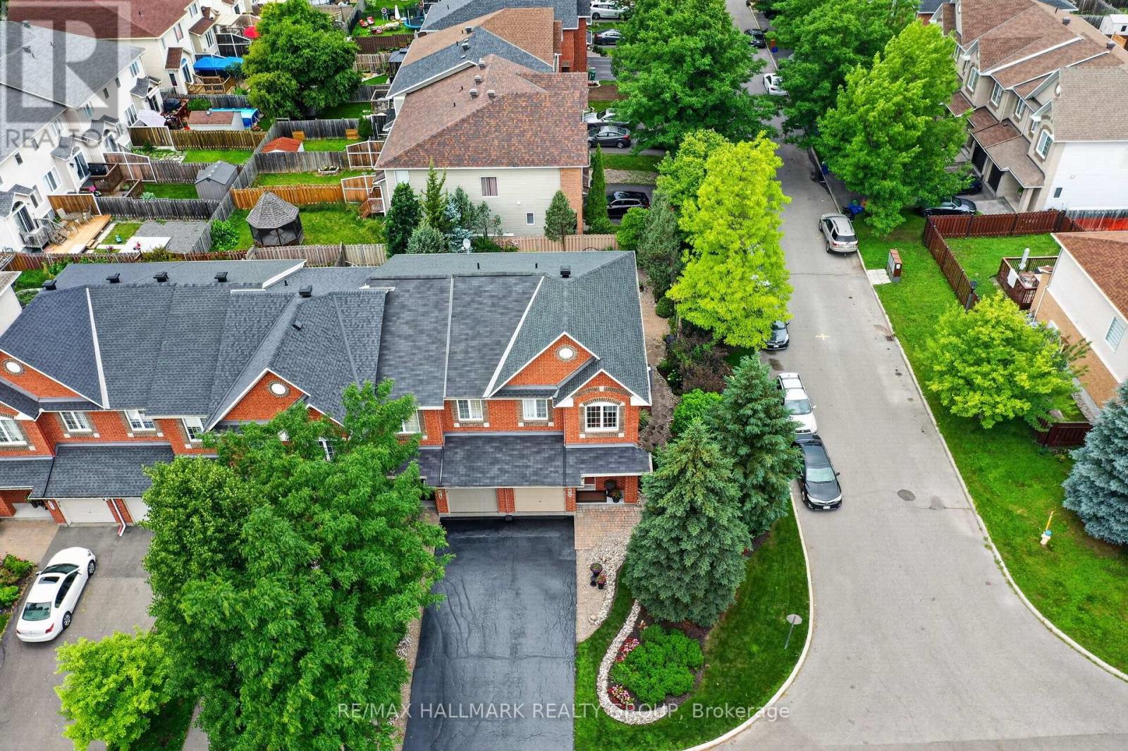 615 AQUAVIEW DRIVE - 34