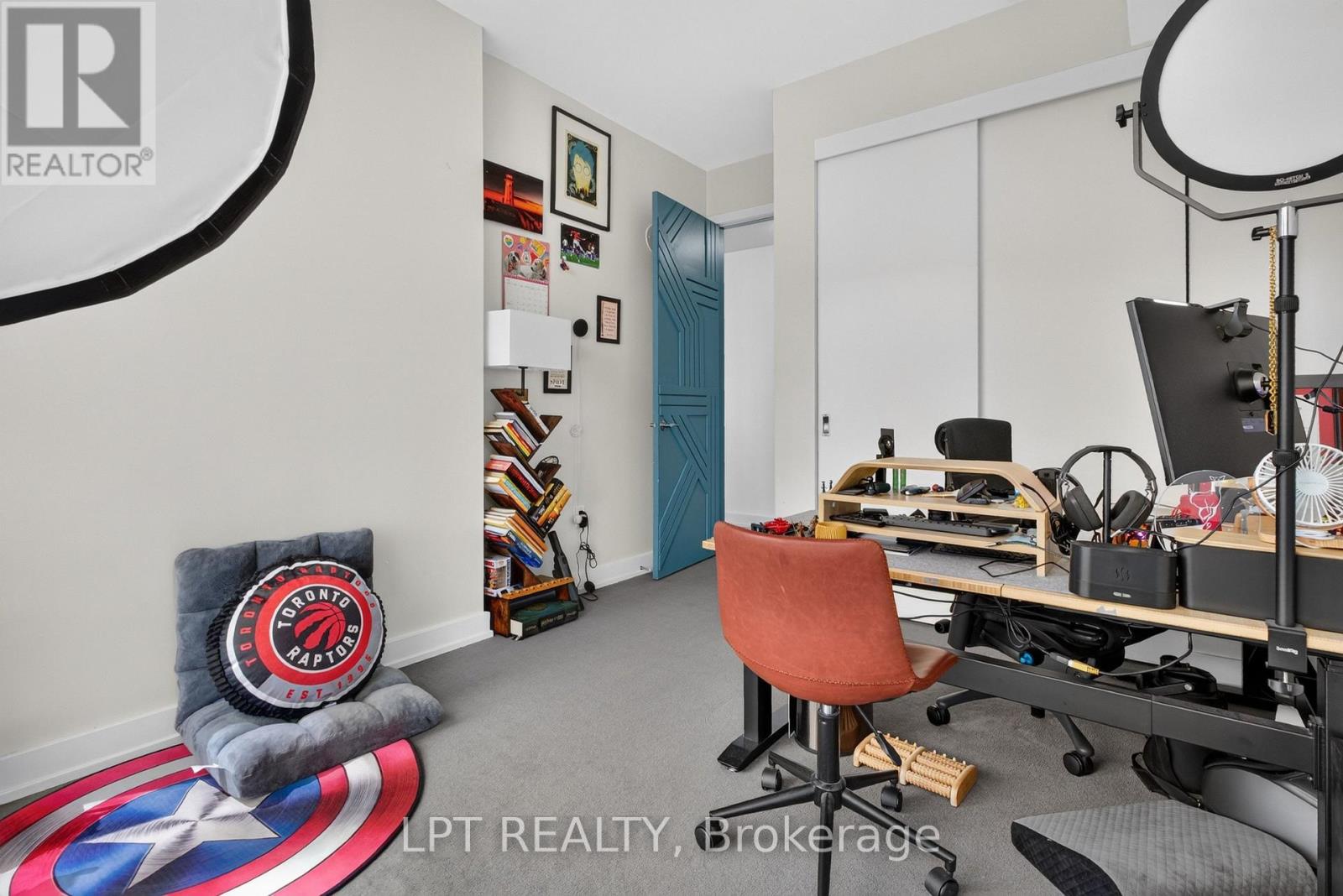 #307 111 CHAMPAGNE AVENUE S - 13