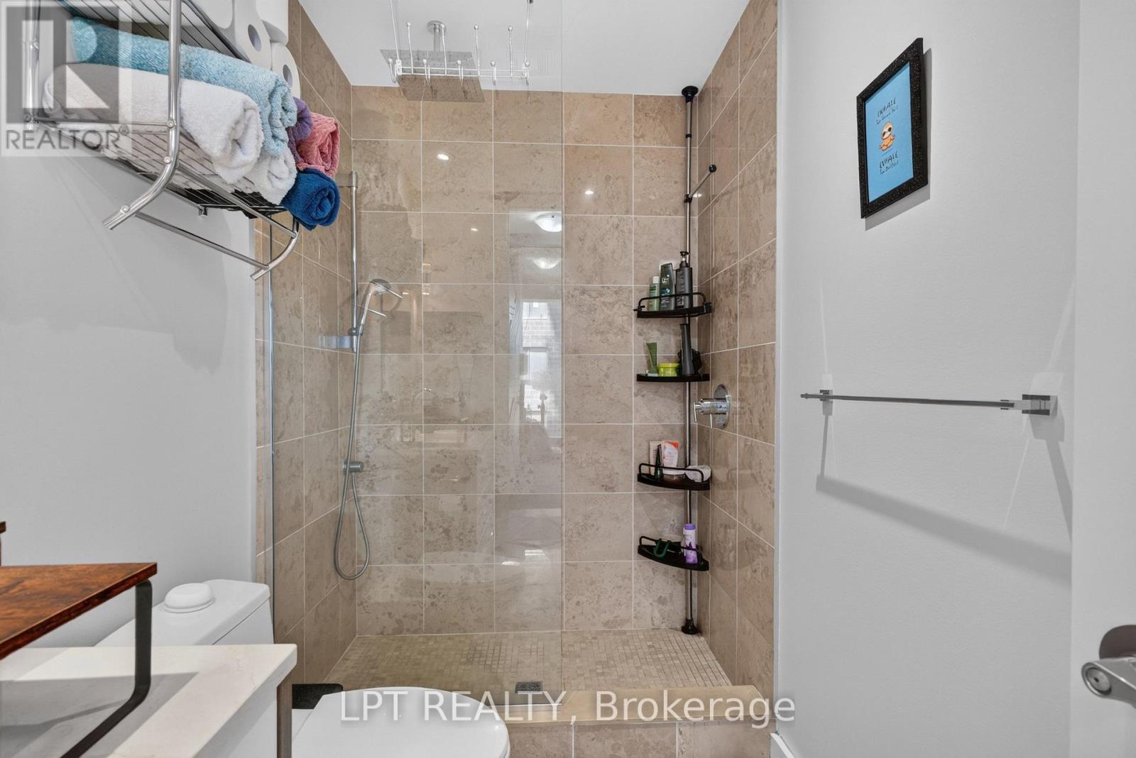 #307 111 CHAMPAGNE AVENUE S - 18