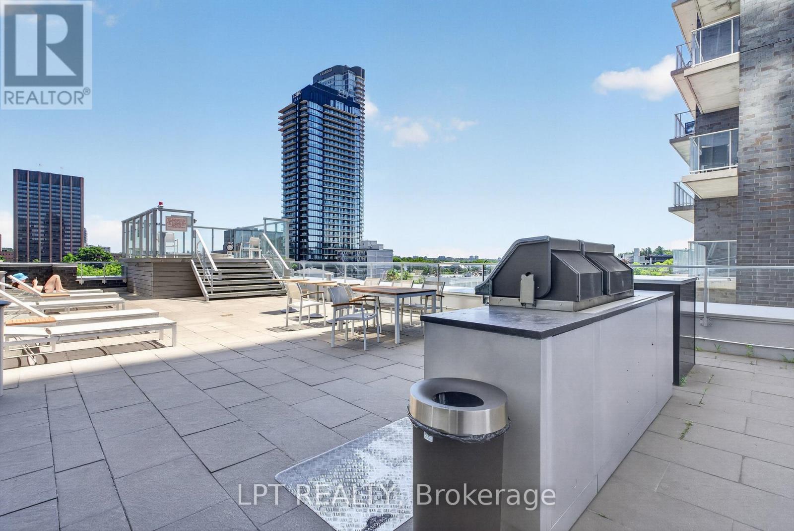 #307 111 CHAMPAGNE AVENUE S - 41