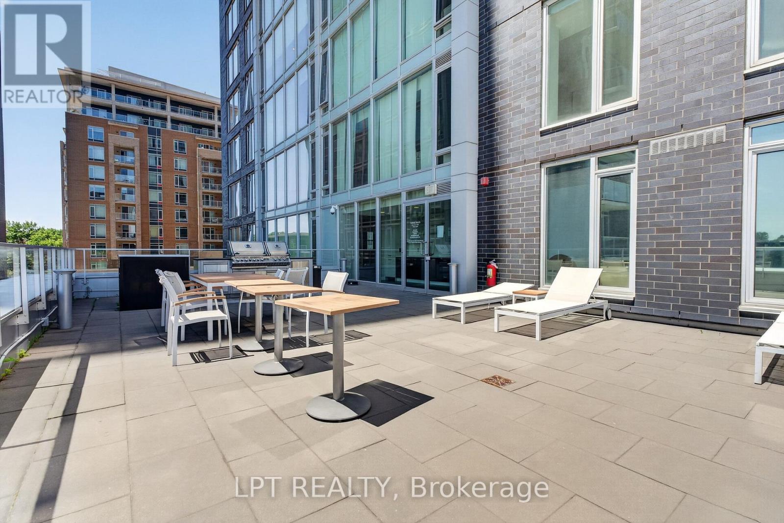 #307 111 CHAMPAGNE AVENUE S - 42