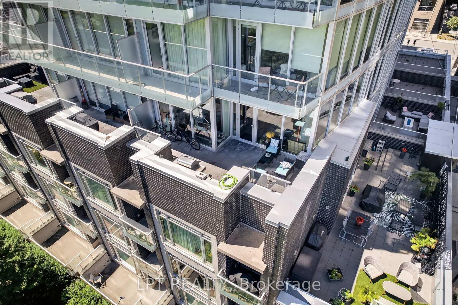 #307 111 CHAMPAGNE AVENUE S - 48