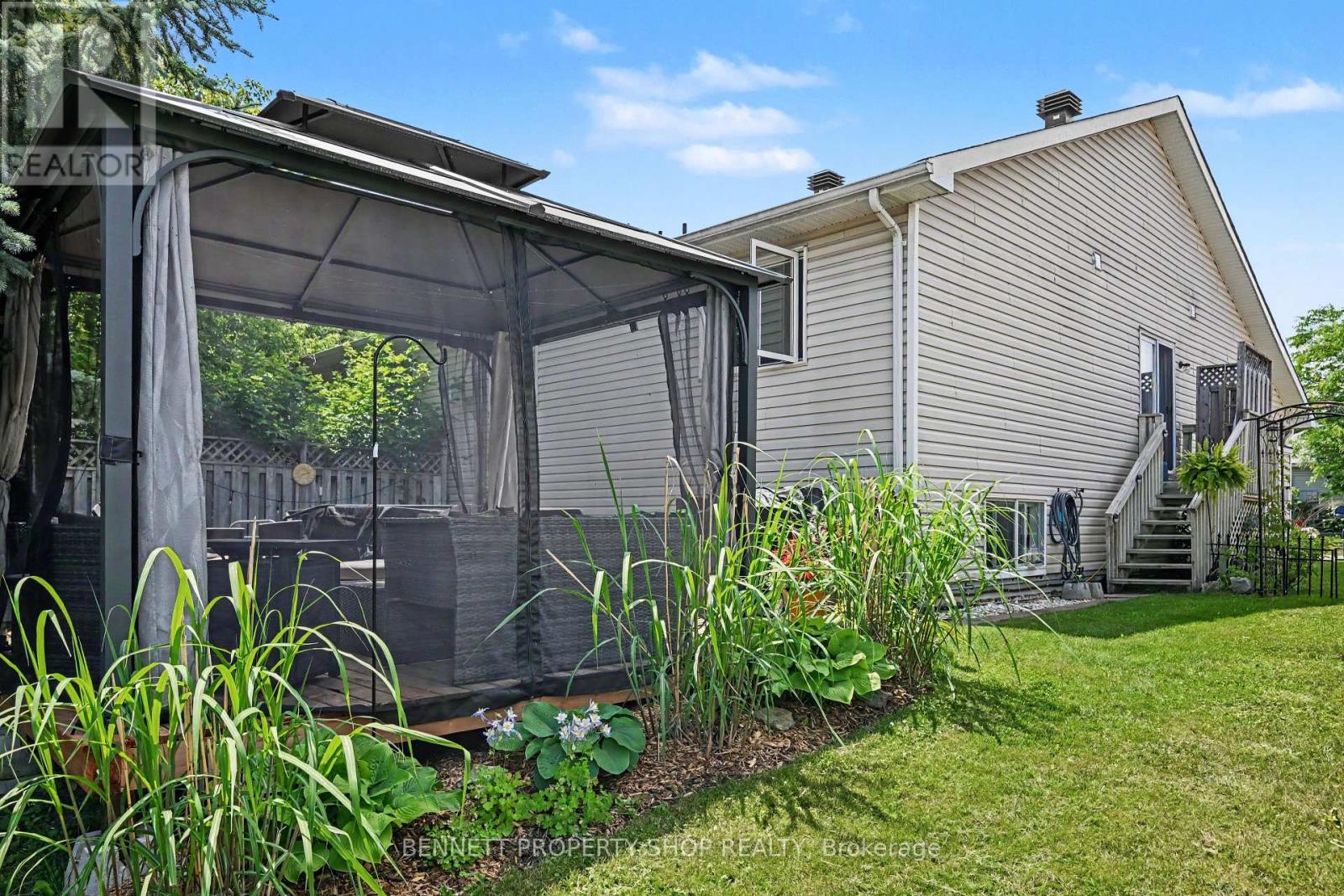 9 HUYCK DRIVE - 15