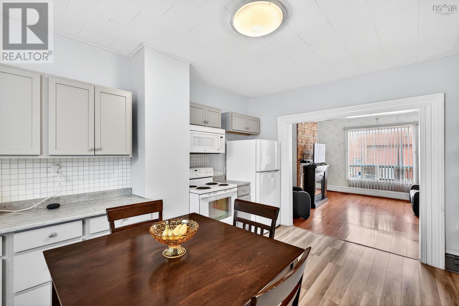 2490 John Street - 15