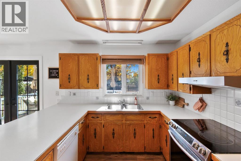 5445 56 Street - 11
