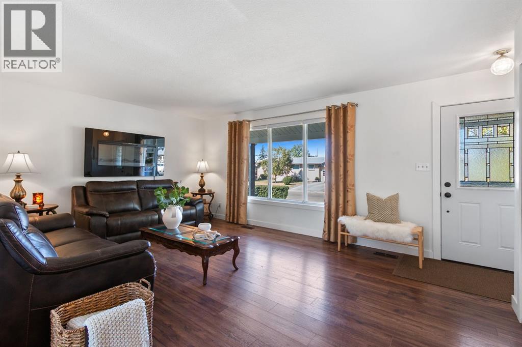 5445 56 Street - 7
