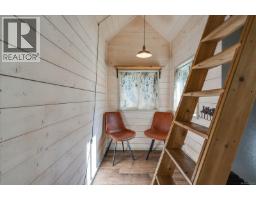 1040 Mcclay Way, Gabriola Island, BC V0R1X3 Photo 10