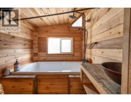 1040 Mcclay Way, Gabriola Island, BC V0R1X3 Photo 13