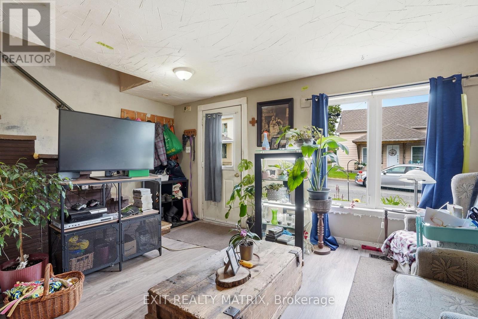 10 PETER STREET - 7