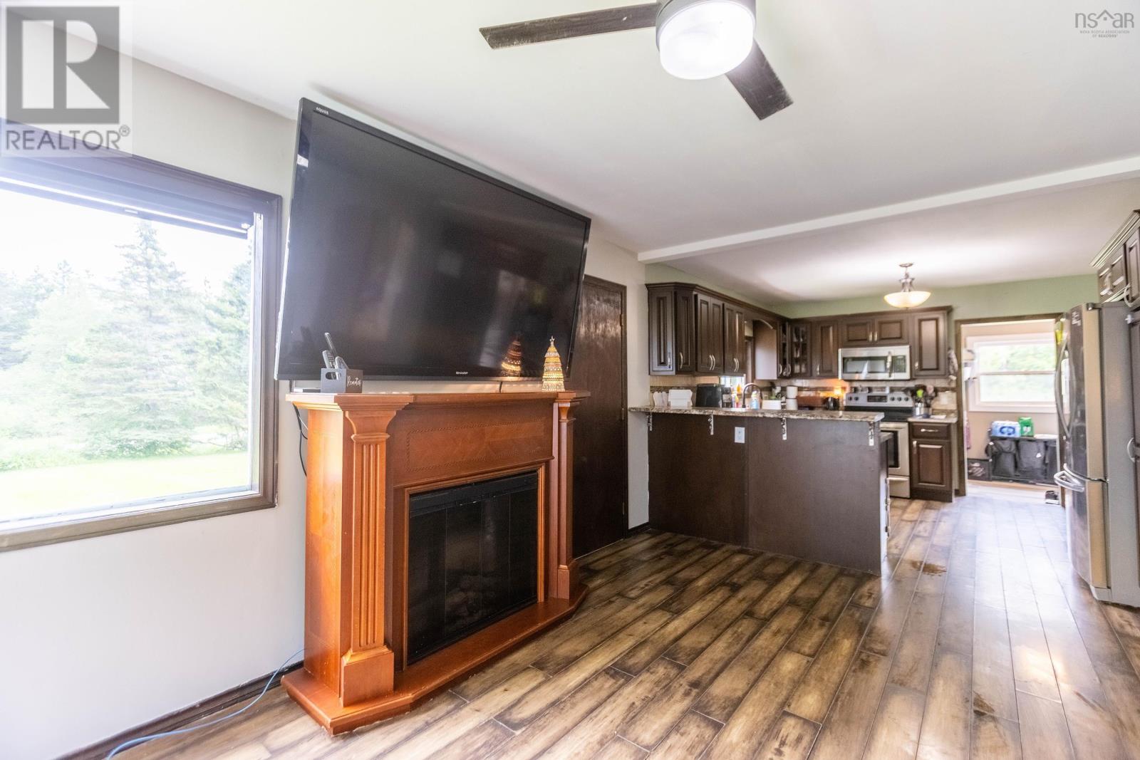 988 Highway 204 - 12
