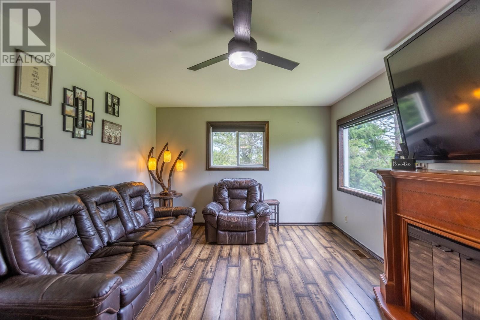 988 Highway 204 - 13