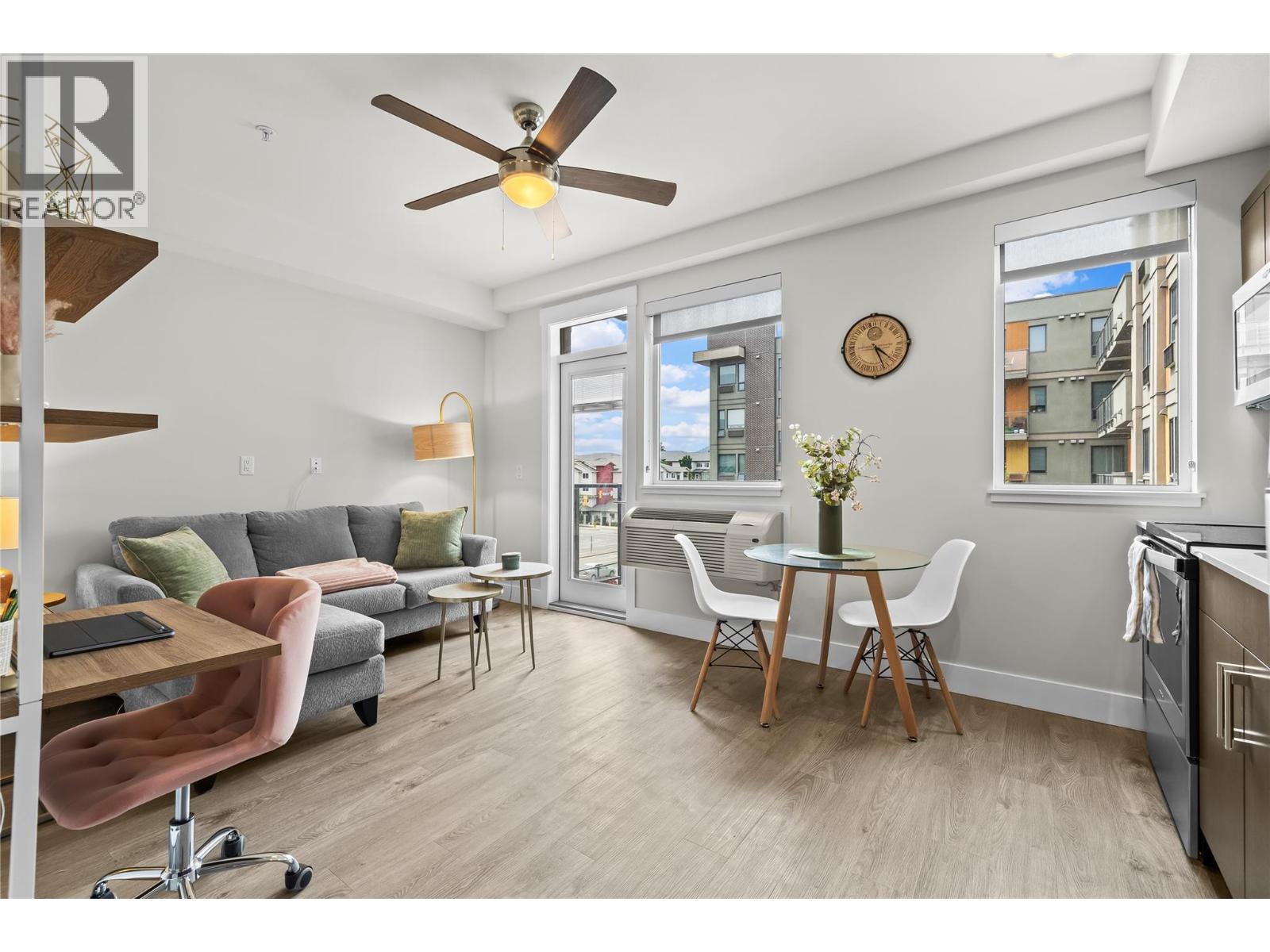 #426 925 Leon Avenue - 1