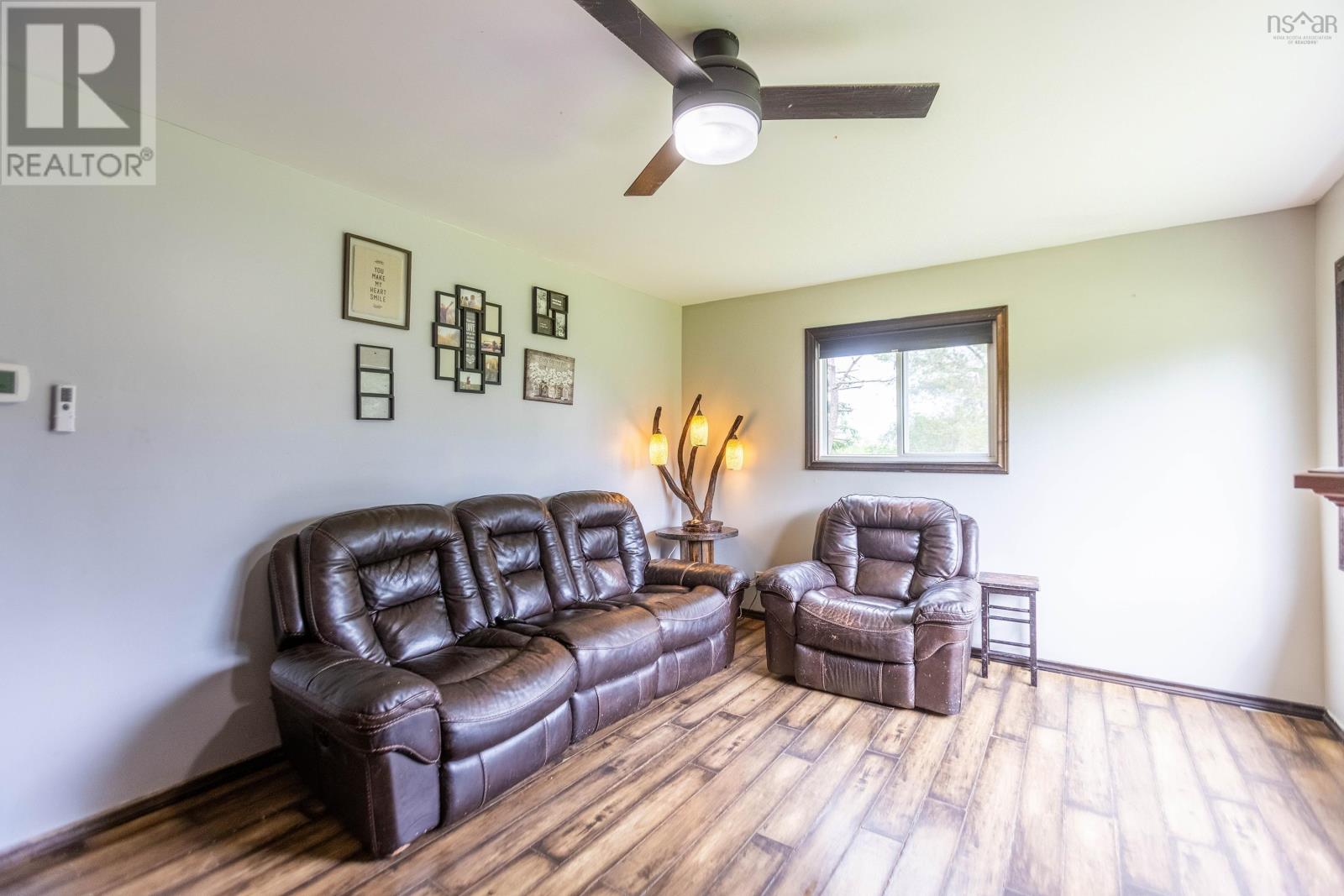 988 Highway 204 - 14