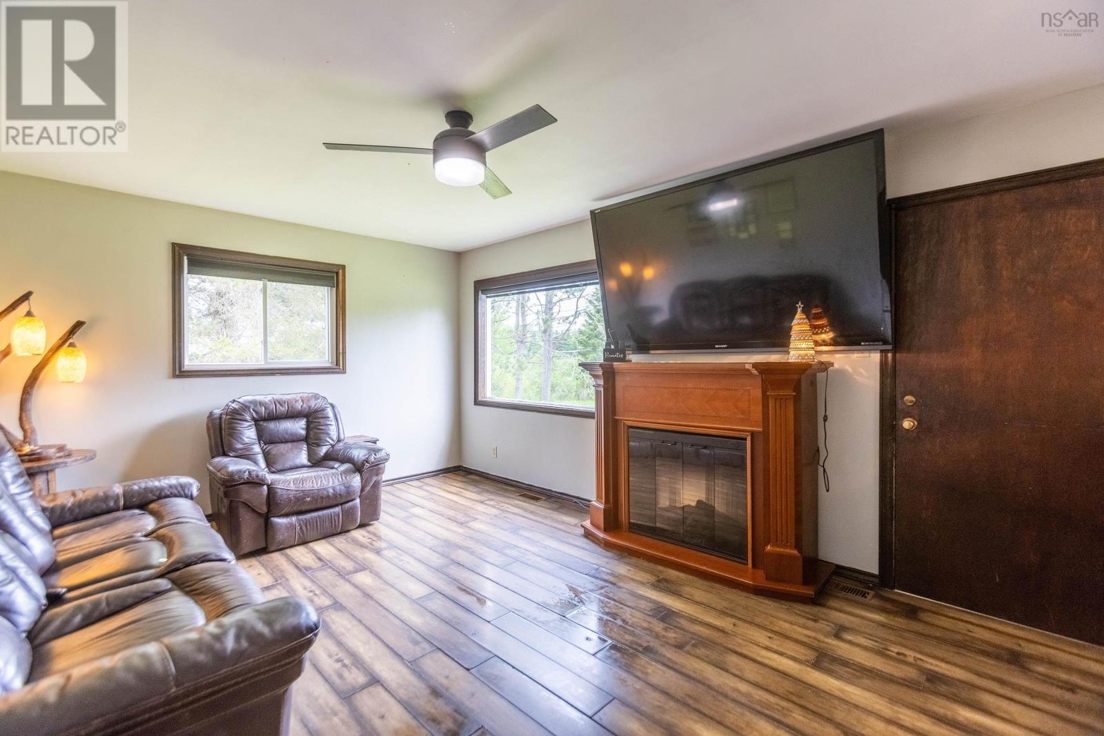 988 Highway 204 - 15