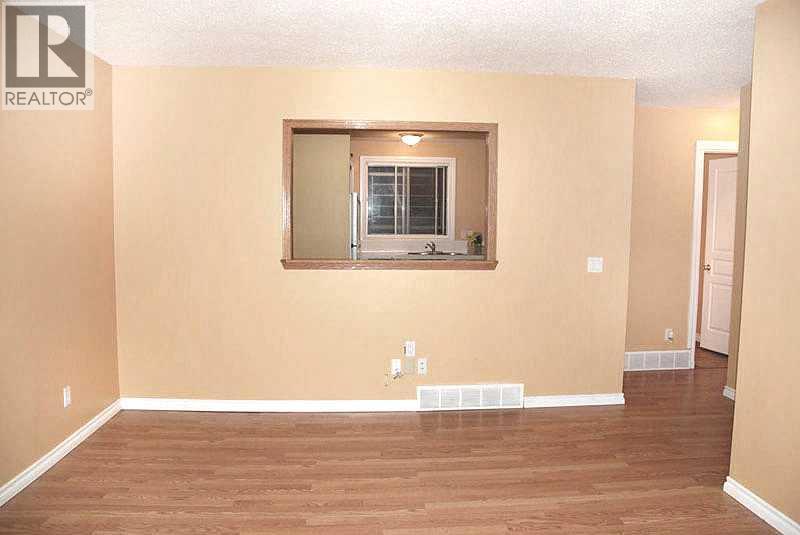884 Rundlecairn Way NE - 6