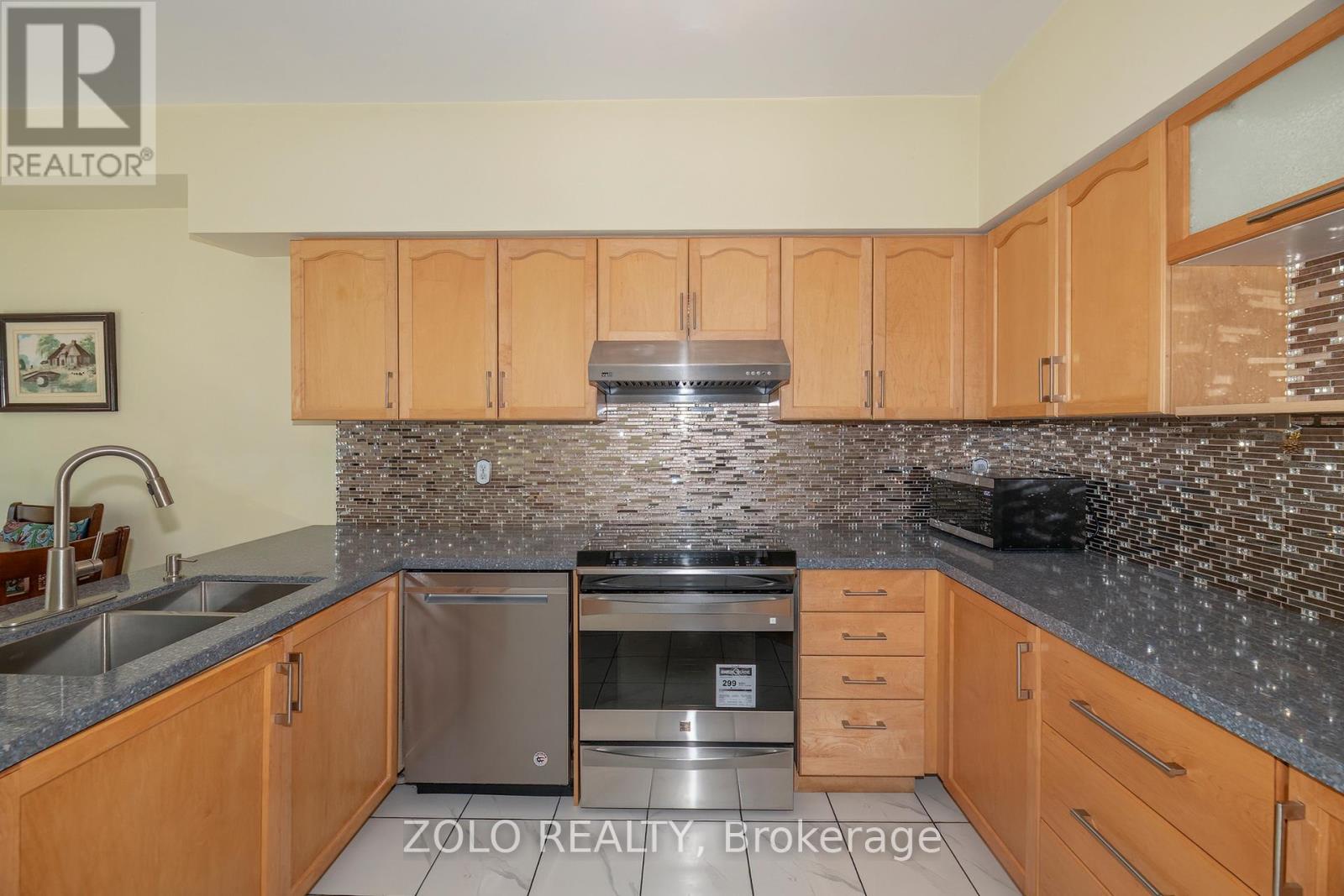 #26 23 OBSERVATORY LANE - 14