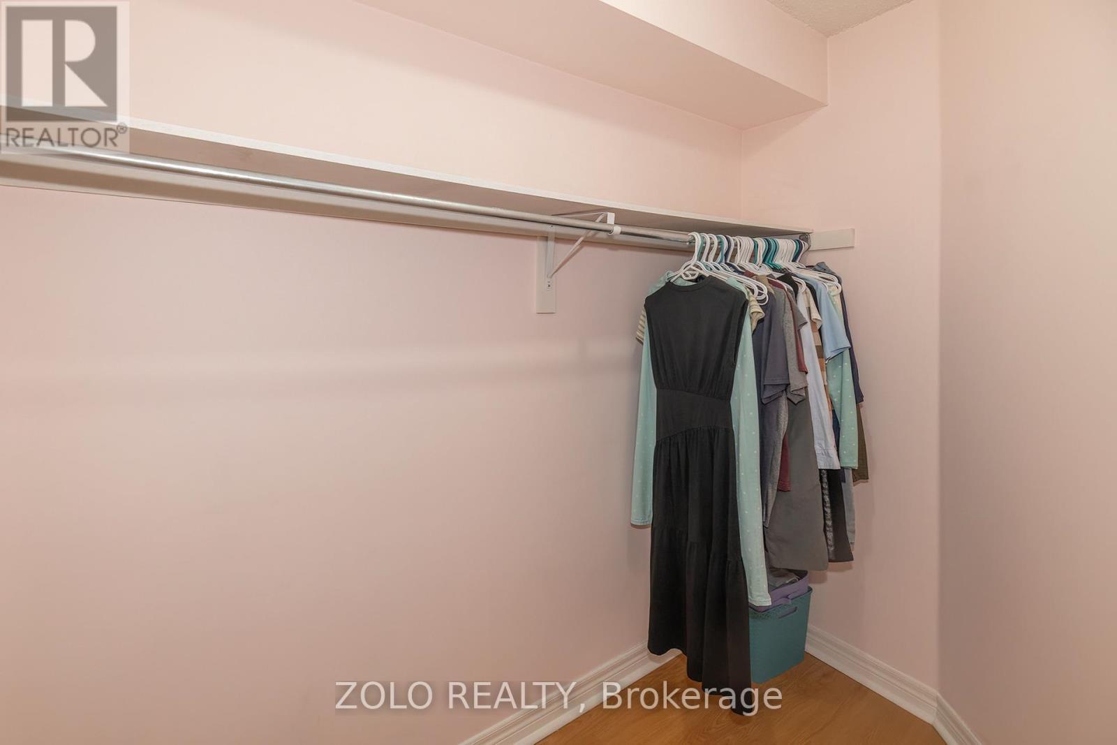 #26 23 OBSERVATORY LANE - 18