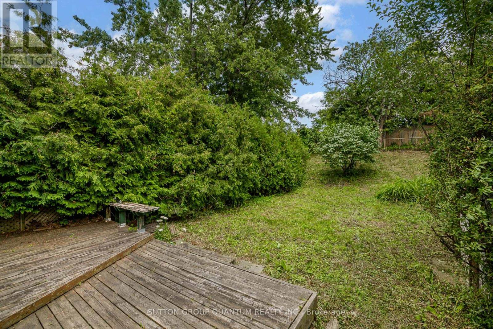 754 EAGLEMOUNT CRESCENT - 43