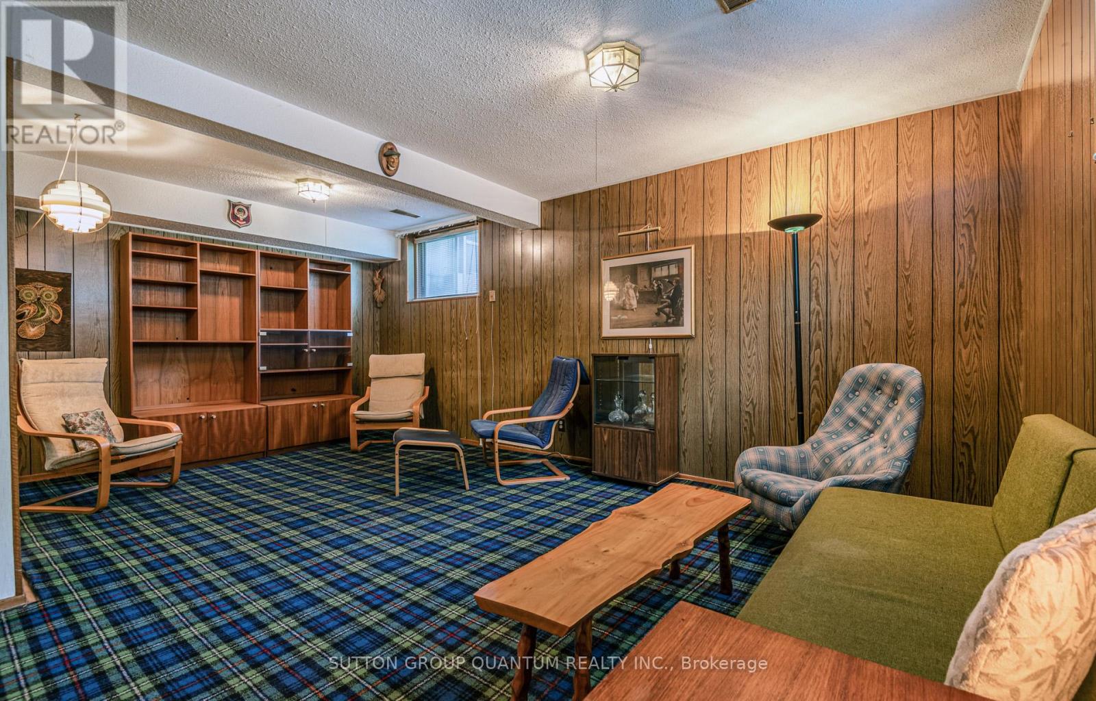 754 EAGLEMOUNT CRESCENT - 35