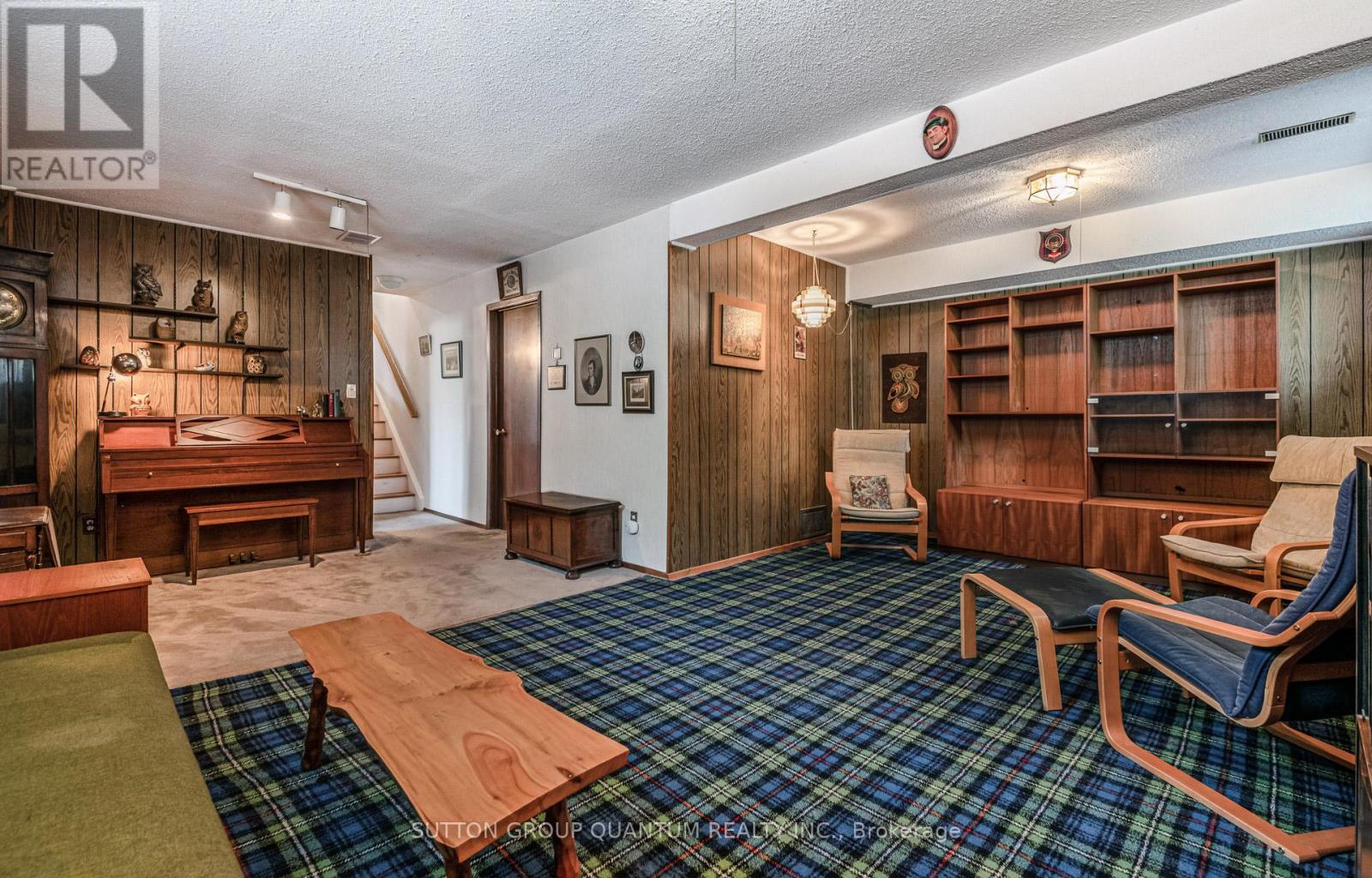 754 EAGLEMOUNT CRESCENT - 36