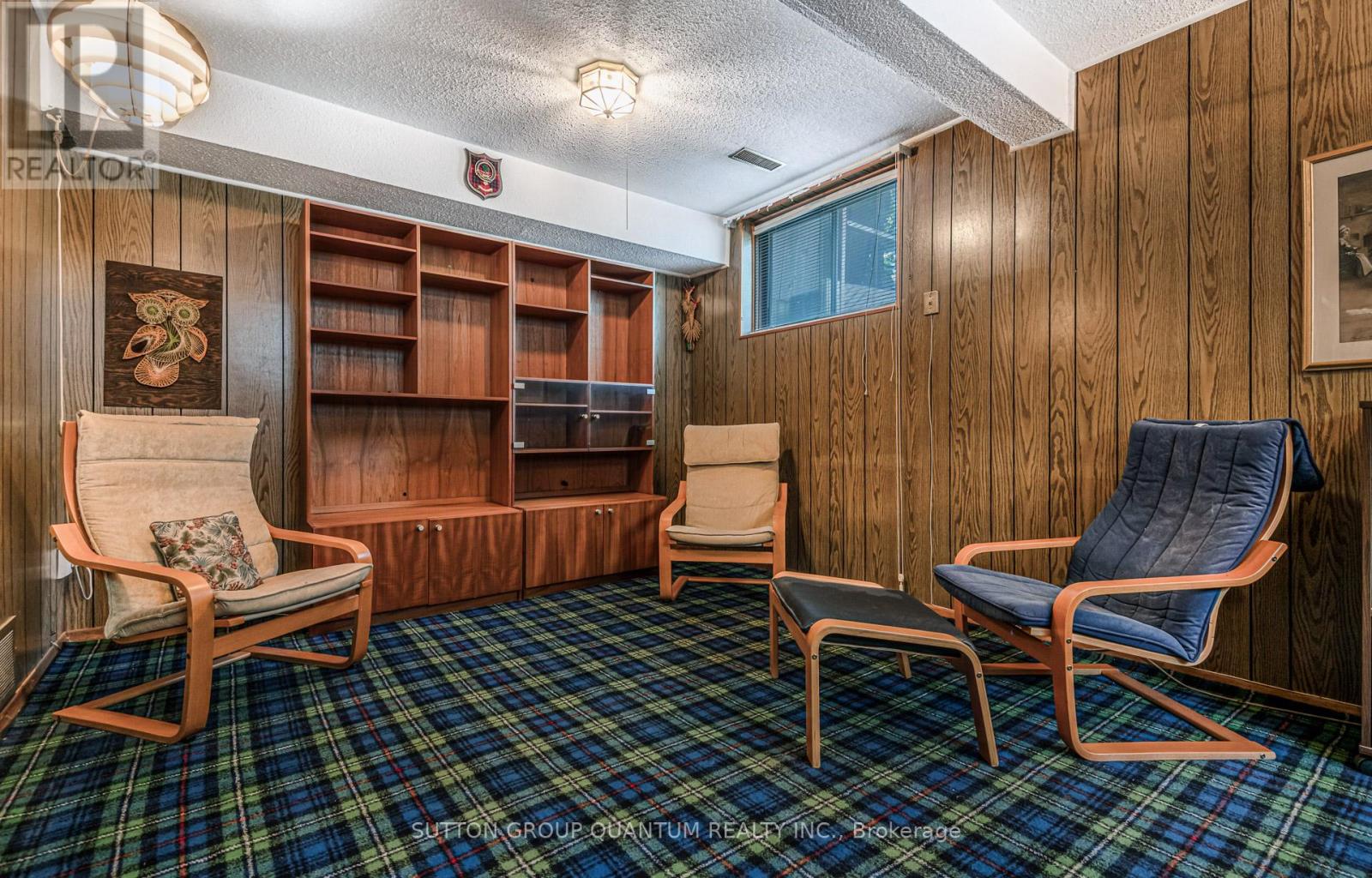 754 EAGLEMOUNT CRESCENT - 37