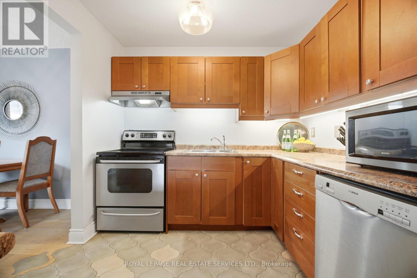 #3 649 FRANCIS ROAD - 11