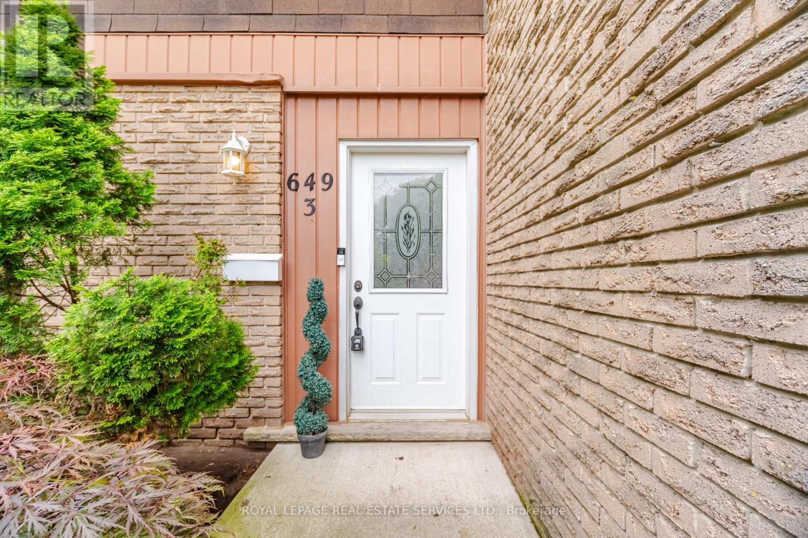 #3 649 FRANCIS ROAD - 2