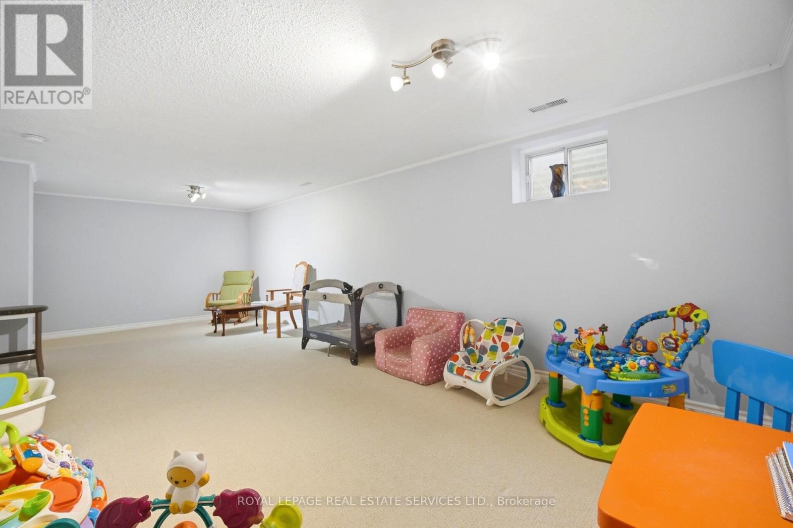 #3 649 FRANCIS ROAD - 22