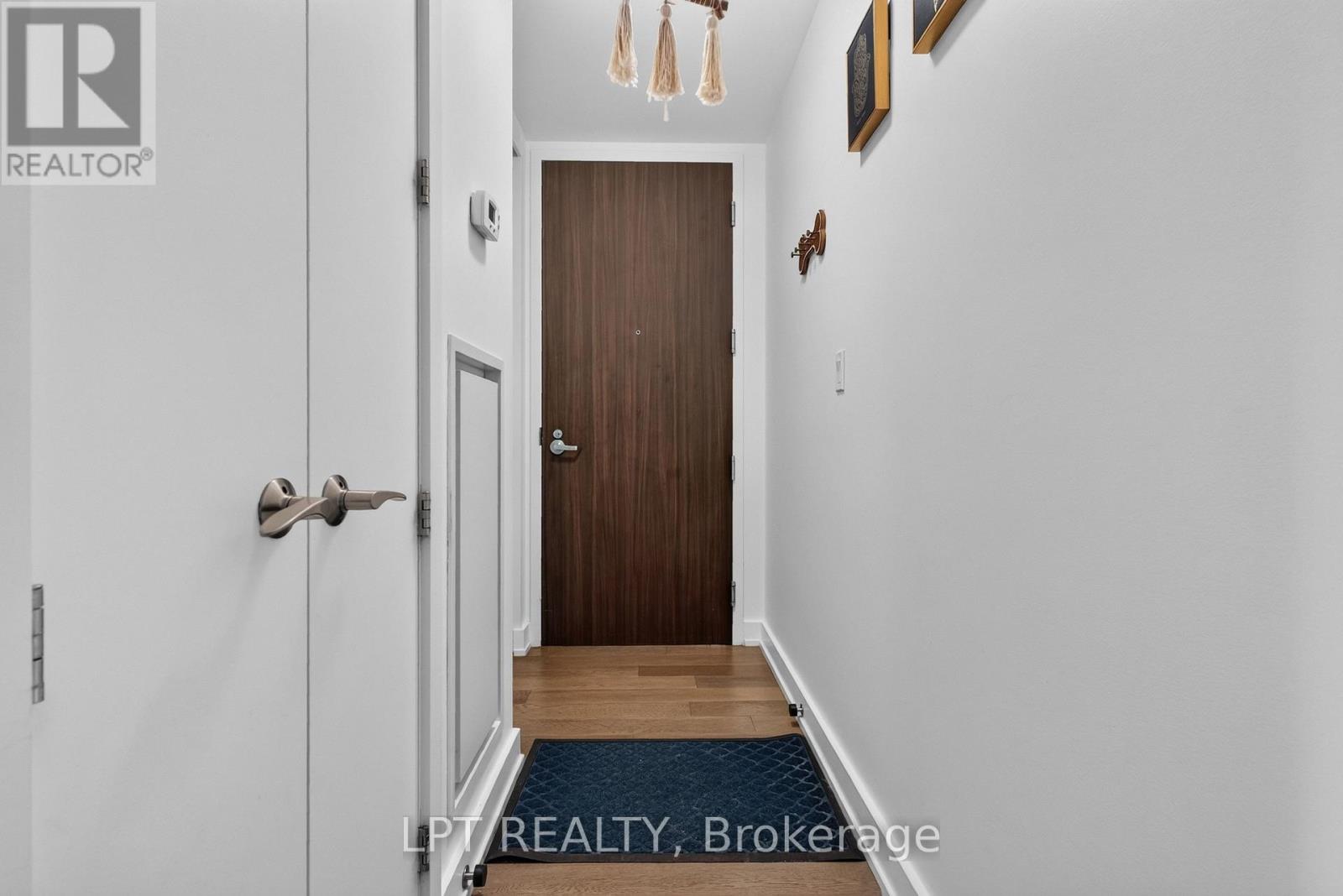 307 – 111 CHAMPAGNE AVENUE S, Ottawa. Luxury613. By Peter Sagos - Image 8