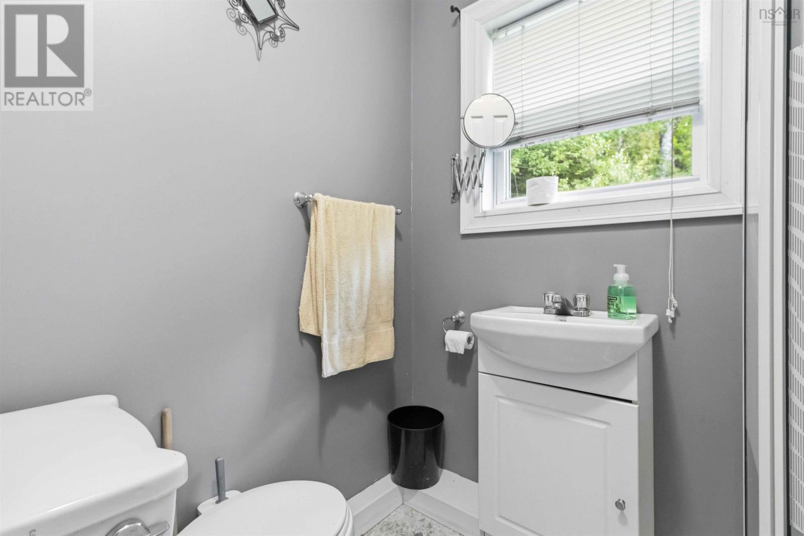 138 Falkenham Road - 17