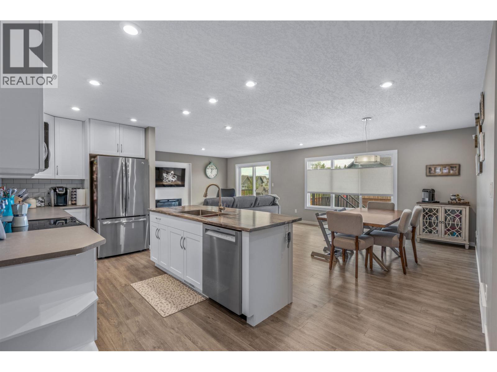 Primary bedroom of 5454 WOODVALLEY DRIVE · Prince George, BC