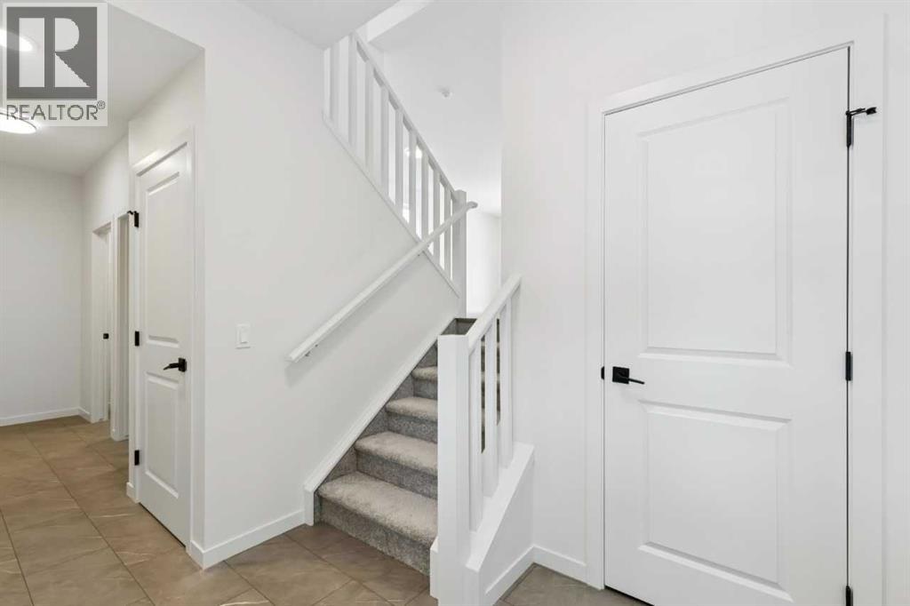 823 Bayview Terrace SW - 4