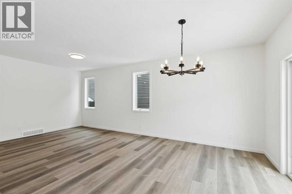 823 Bayview Terrace SW - 17
