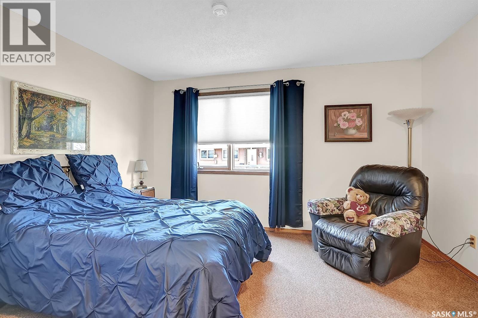 #311 561 Broadway STREET W - 18