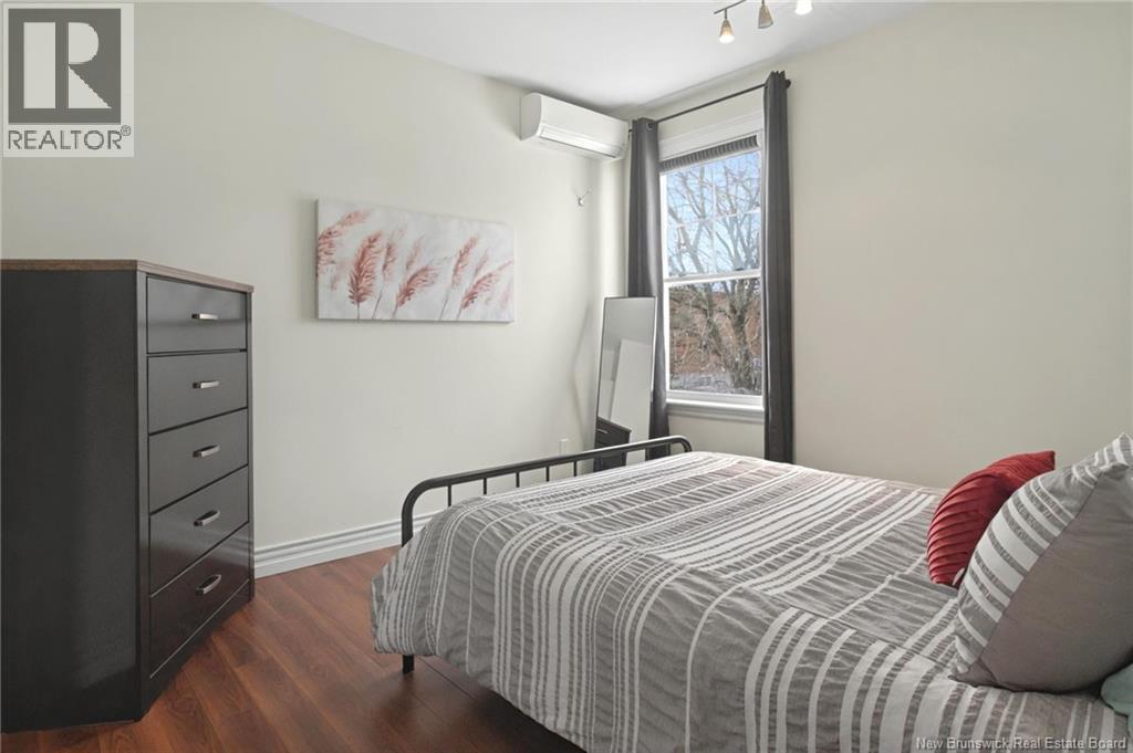 #A&B 94 Newton Street - 16