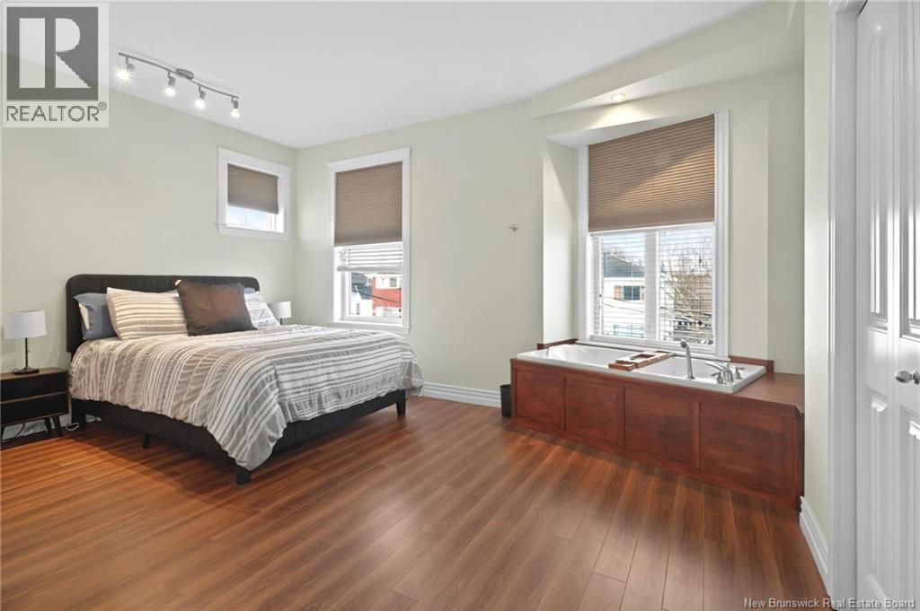 #A&B 94 Newton Street - 20