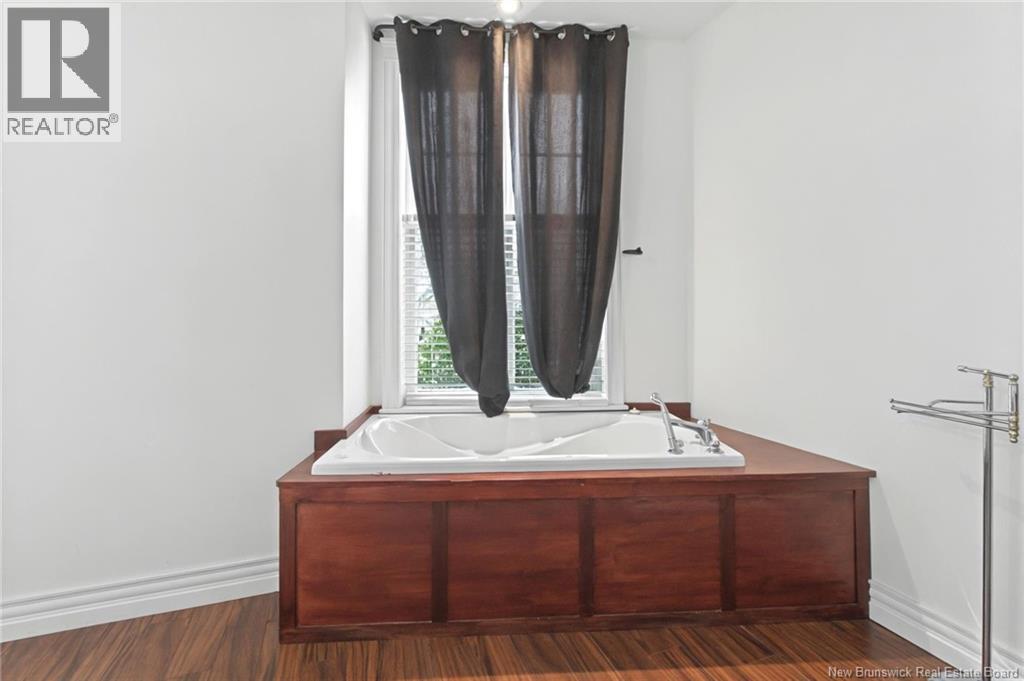 #A&B 94 Newton Street - 37
