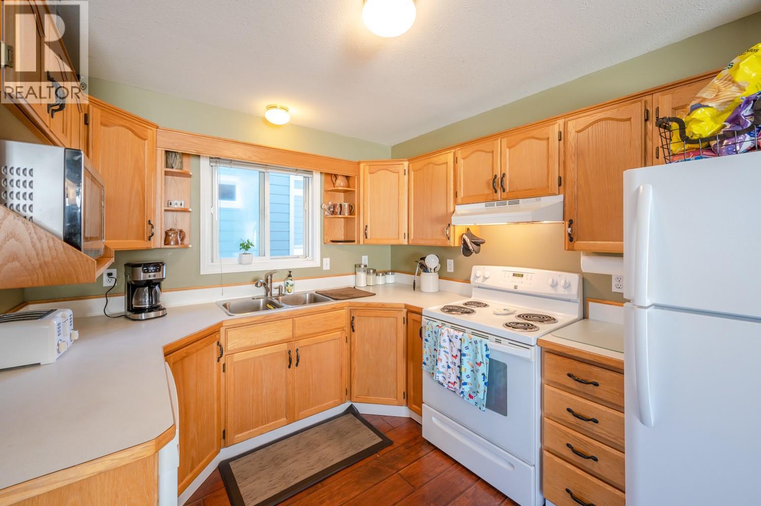 335 Sudbury Avenue - 10