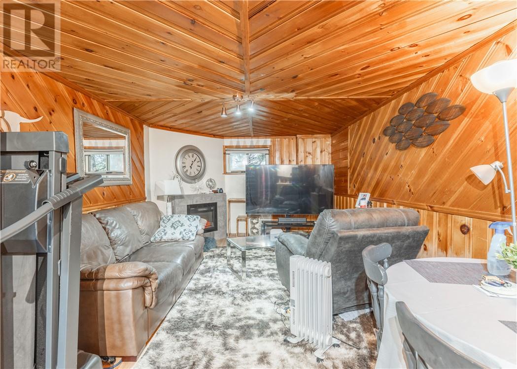 401 Denis Crescent - 19