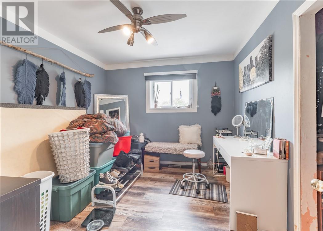 401 Denis Crescent - 14