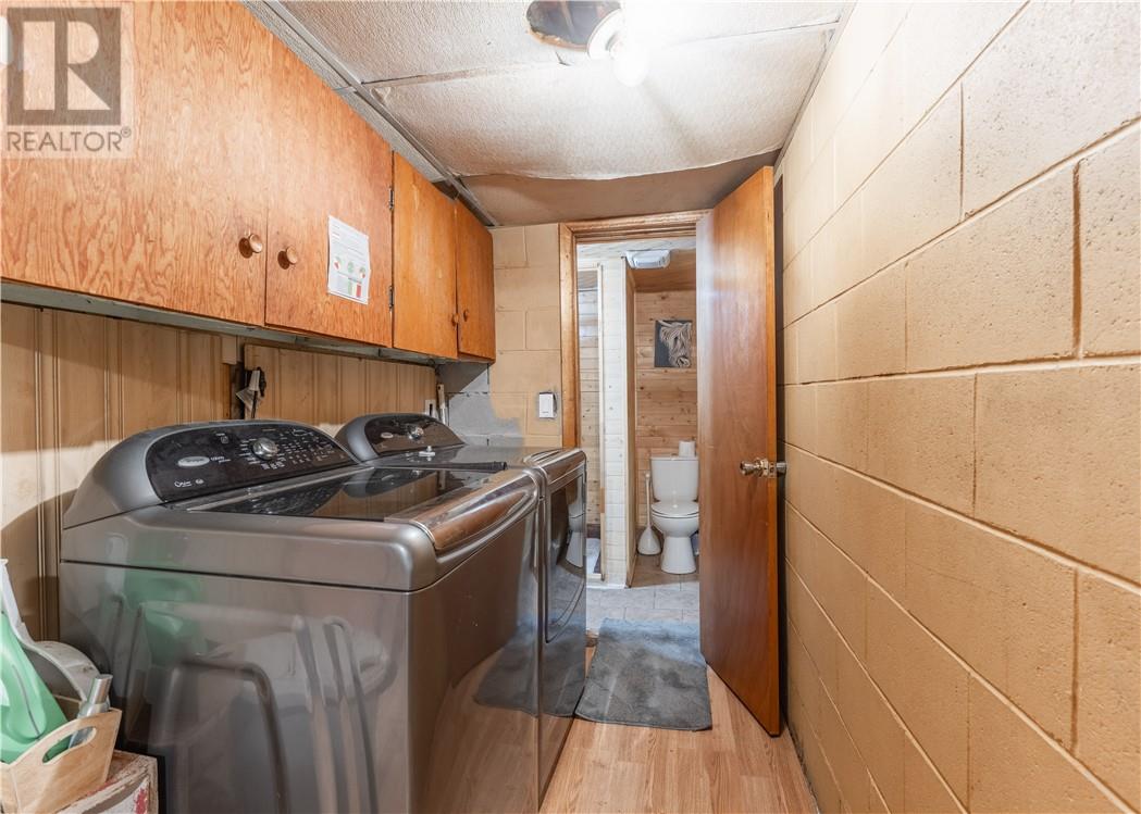 401 Denis Crescent - 21