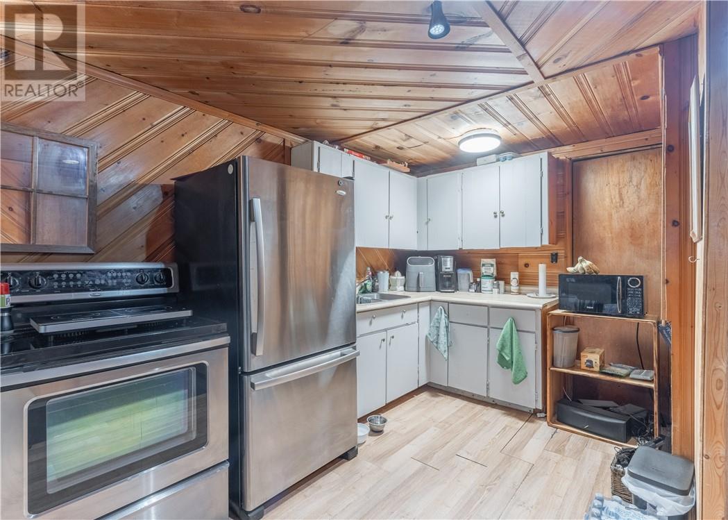 401 Denis Crescent - 18