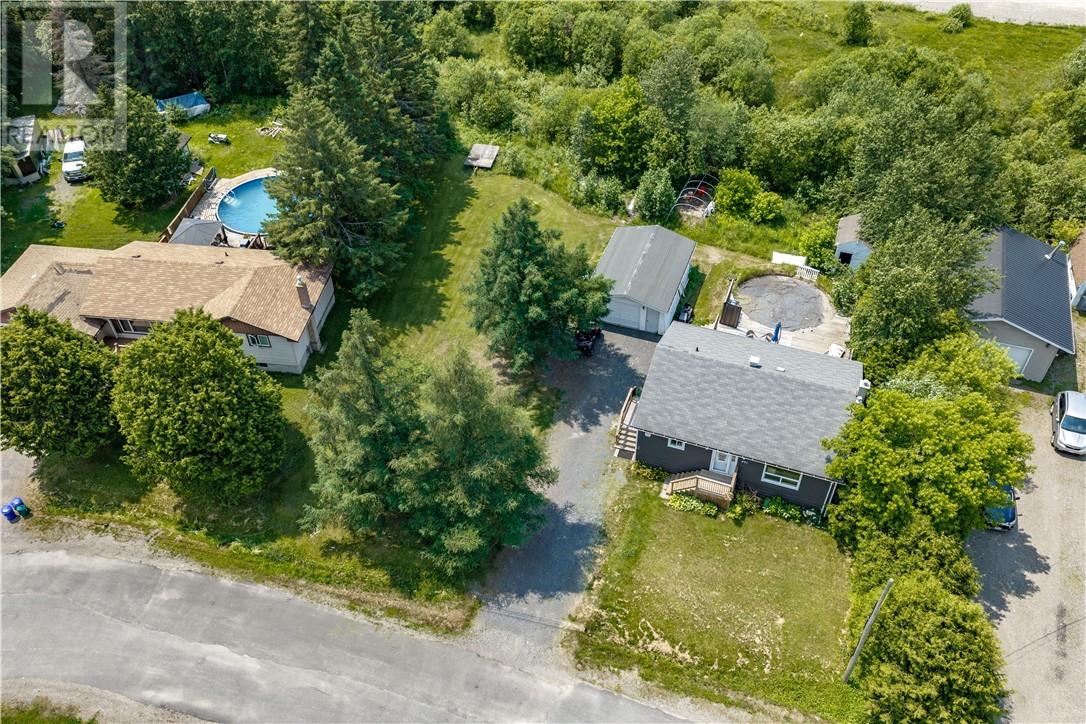 401 Denis Crescent - 27