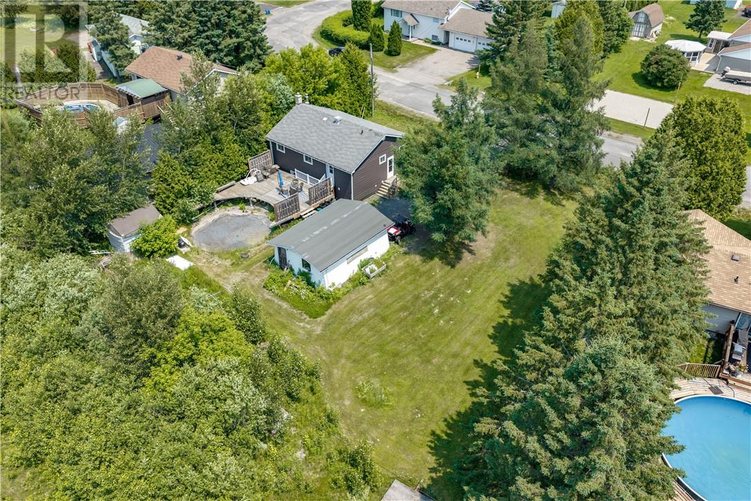 401 Denis Crescent - 29